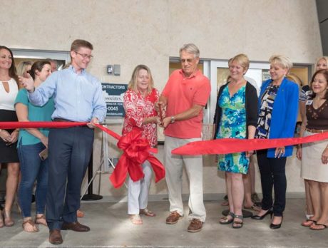 Riverside keeps theater-lovers in Loop at new Bar & Grill