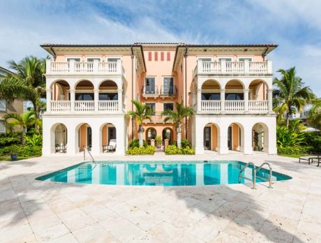 Stylish townhouse chock full of seaside ambiance