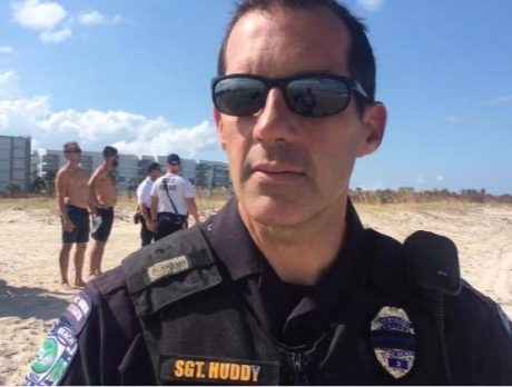 Police, lifeguards fail to find missing swimmer
