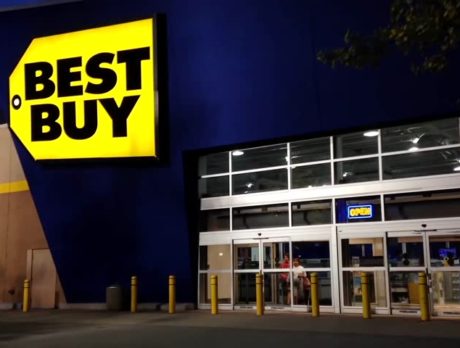 Man Maces Best Buy worker, steals 2 vacuums