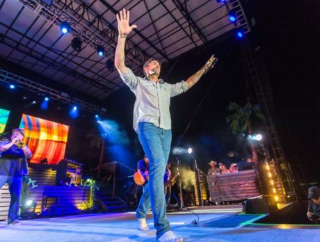 Jake & Friends sing Vero’s praises at benefit gig