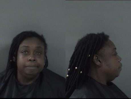 Woman accused of flashing BB gun at neighbor’s kids