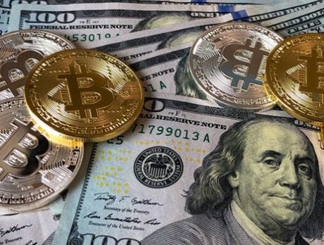Group arrested after spending fake bills at Mall