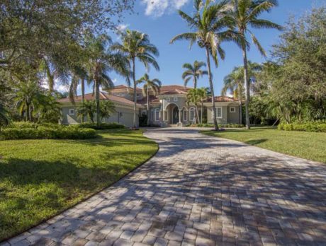 Beautifully renovated riverfront home between the bridges