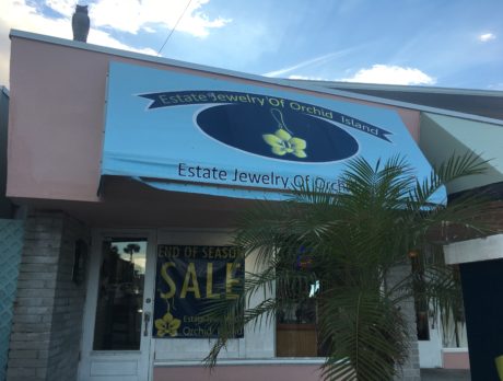 Police continue investigation in jewelry store burglary