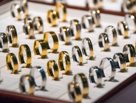 Woman steals $5K of mom’s jewelry, sells it, deputies say