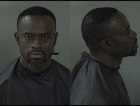 Man stabs another man over $10, faces attempted murder charge