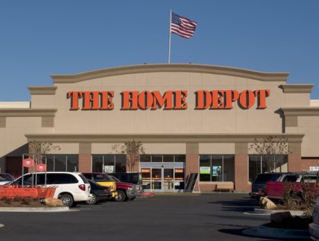 Cashier suspected of helping scammer walk out with more than $1K in items