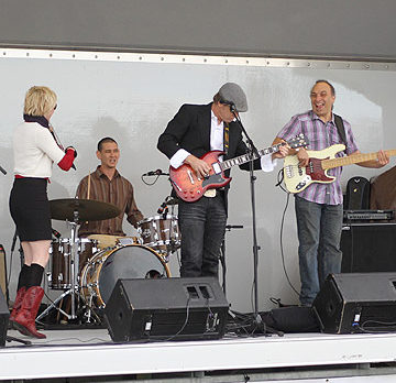 Chilly, windy weather doesn’t deter art enthusiasts from Sebastian Art Fest