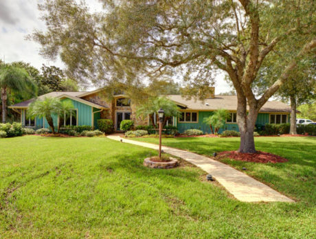Mid-century ranch house offers spectacular setting