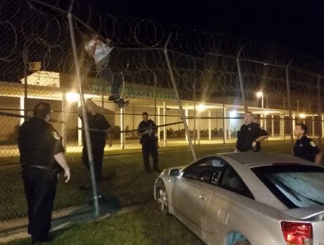 Man wants to visit friends, tries breaking into jail