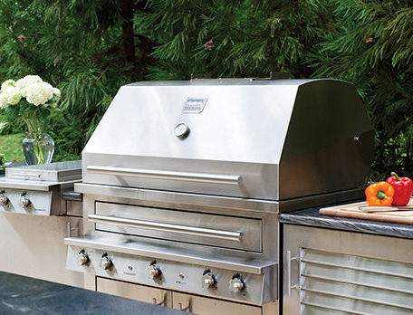 Designing Stylish and Functional Outdoor Kitchens