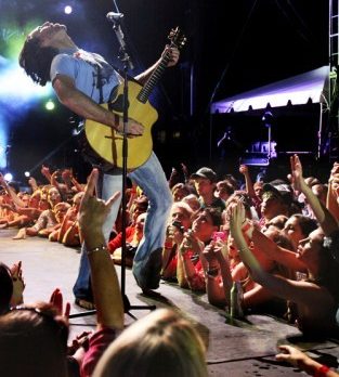 Jake Owen Foundation Benefit Concert 2012