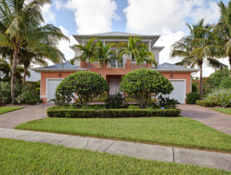 Bright, immaculate home has great lake views