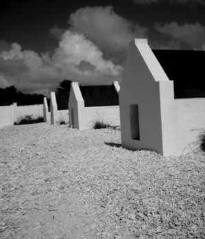 017_SlaveHuts