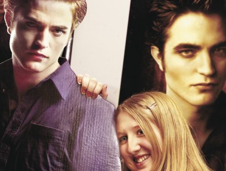 ‘New Moon’: Forbidden romance sparkles on silver screen