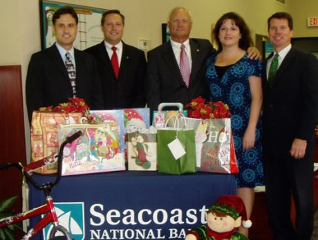 Seacoast National Bank employees spread holiday cheer