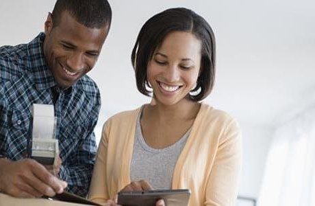 Newlyweds: Money-saving tips for your first move together
