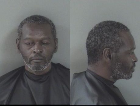 Neighbor alerts victim of home burglary
