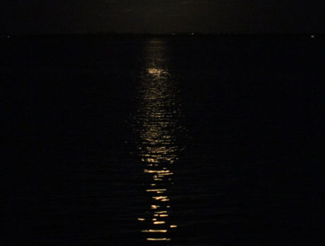 UPDATE: Random Pixels – Moon over Sebastian