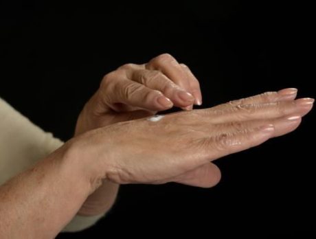 How to Take Care of Bruised, Fragile Skin in Winter