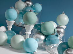 Decorating for a trendy Christmas on a non-trendy budget