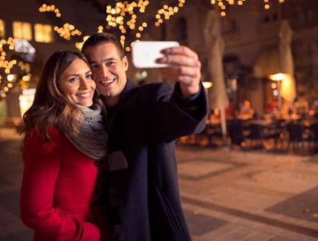 How to Save Money on Mobile Devices this Holiday Season