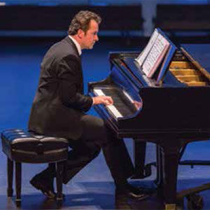 Vero Beach Opera hires an acclaimed music director