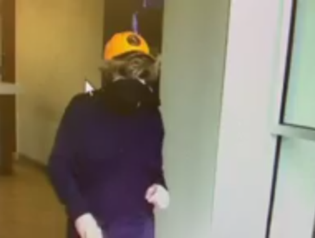 Bystanders help stop wig-wearing bank robber, deputies say