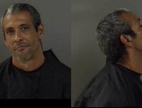 Deputies: Man pulls out machete on relative