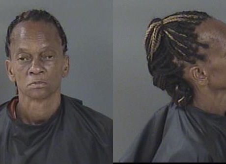Deputies: Woman throws hot grease on man, stabs him in leg