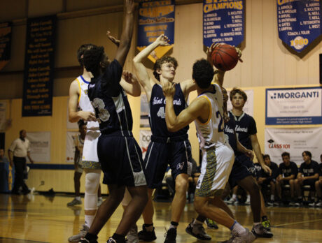 St. Ed’s hoopsters shooting for postseason success