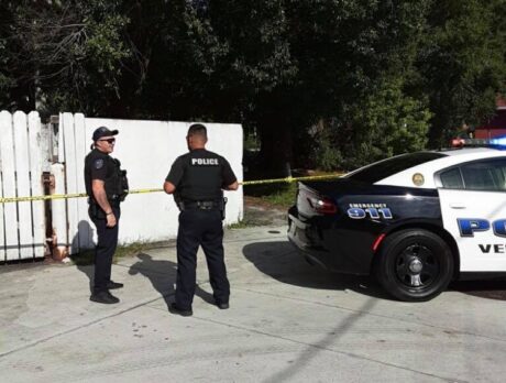 Man stabbed at gas station, police searching for suspect