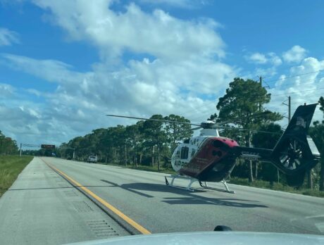 Lake Park woman dies after vehicle strikes tree near I-95