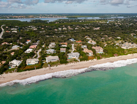 Renovated Village Shores home tantalizingly close to ocean