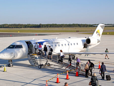 Elite Airways again flying from Vero Beach Airport