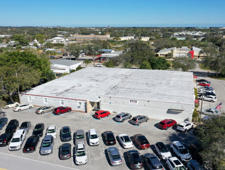 Vero Beach Bridge Club puts part of its building up for sale